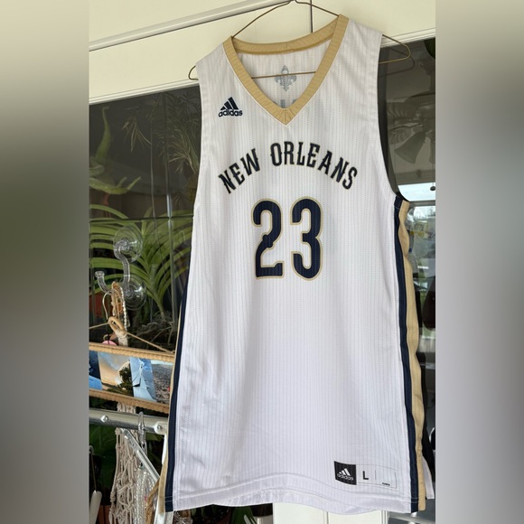 New Orleans Basketball Jersey - White and Gold - Picture 1 of 5
